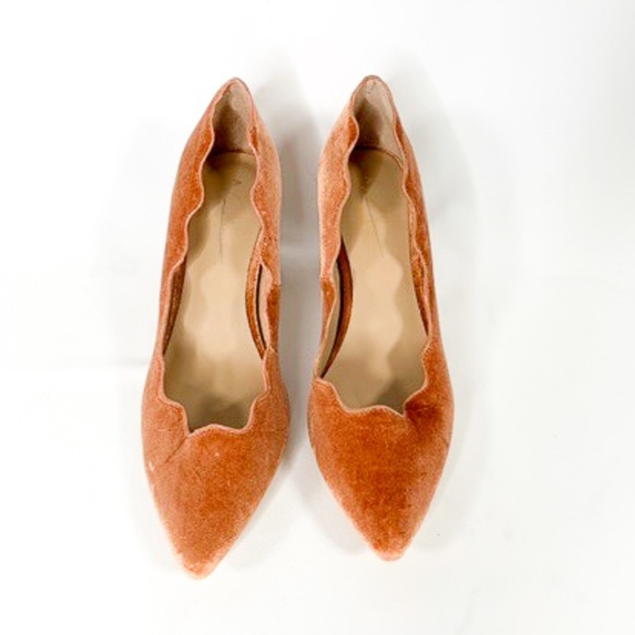 ANTHROPOLOGIE Scalloped Velvet Block Heels Tan 10 - Picture 6 of 8